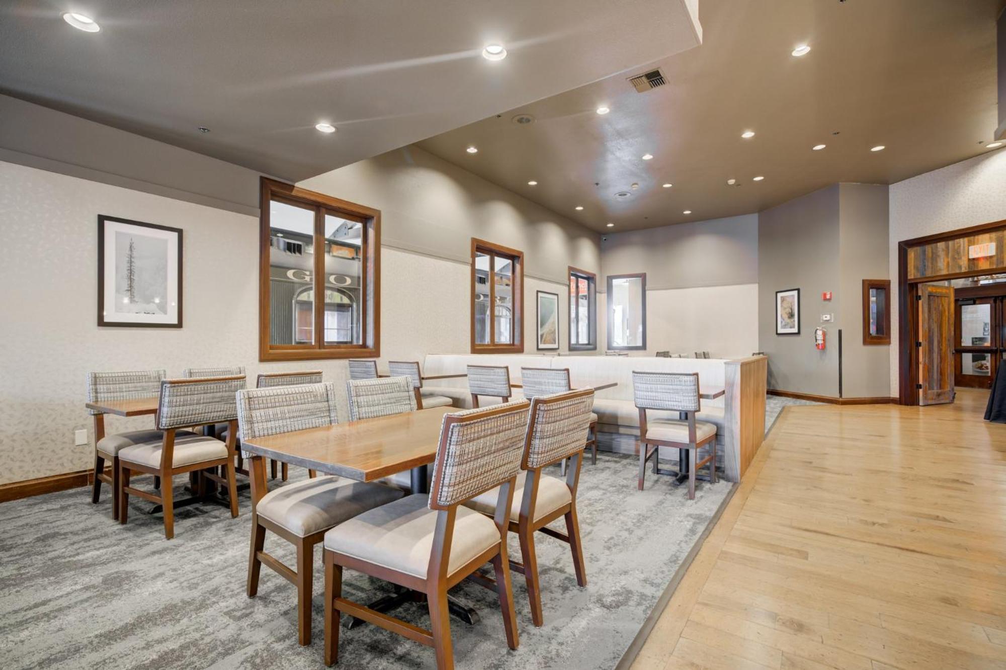 Holiday Inn West Yellowstone By Ihg Ngoại thất bức ảnh