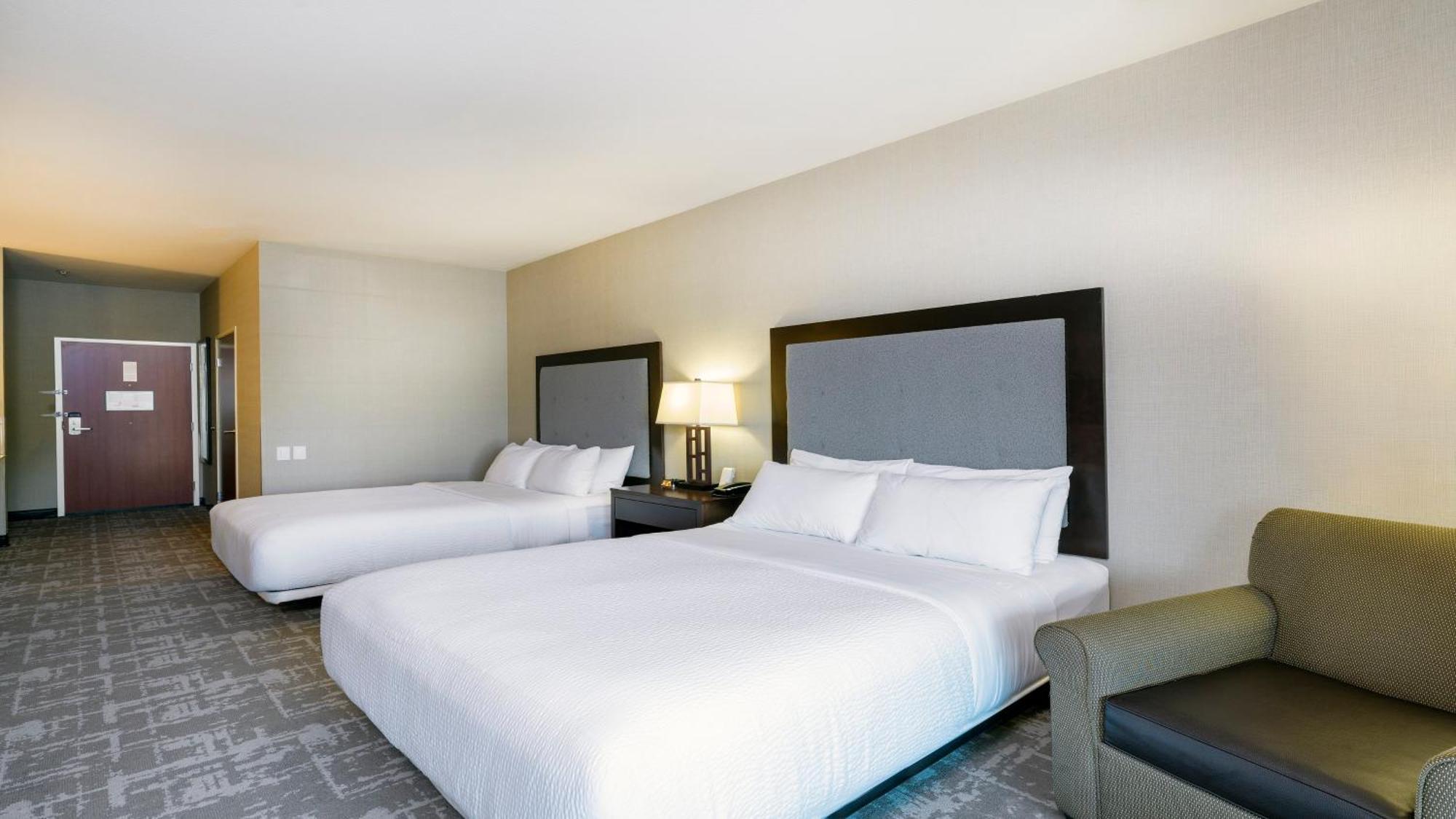 Holiday Inn West Yellowstone By Ihg Ngoại thất bức ảnh